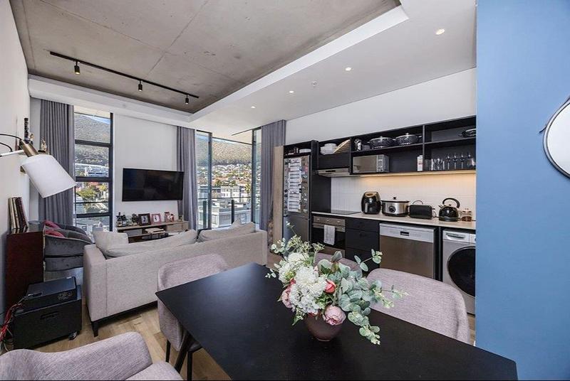 2 Bedroom Property for Sale in Sea Point Western Cape